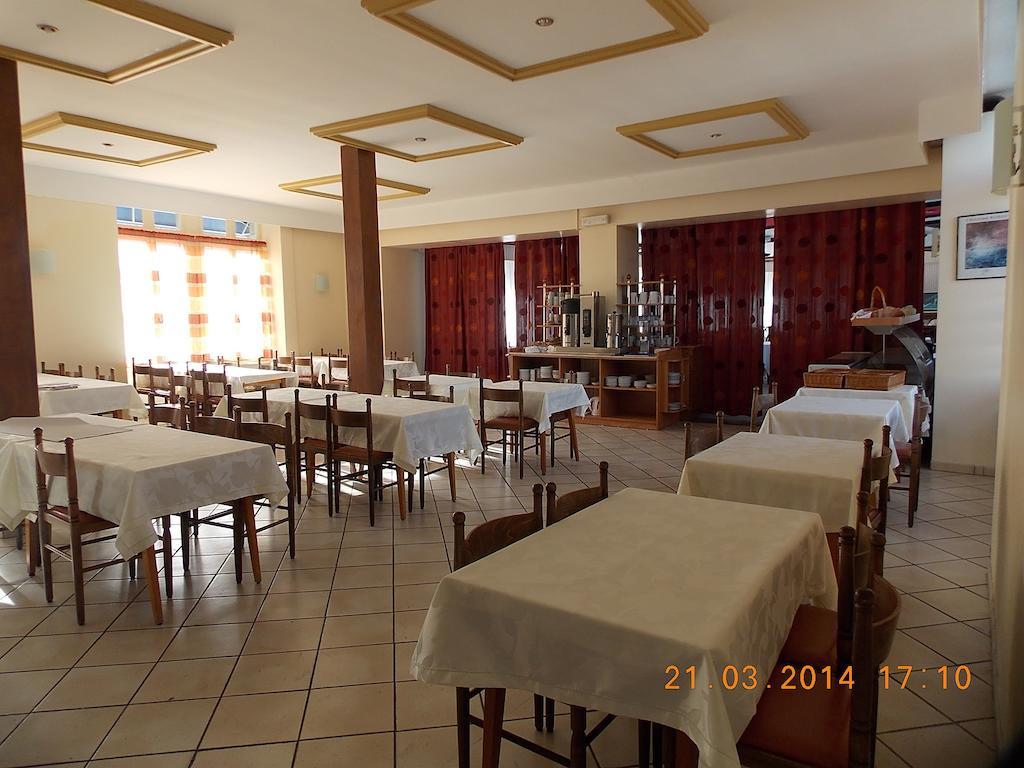 Hotel Regina Роскоф Экстерьер фото